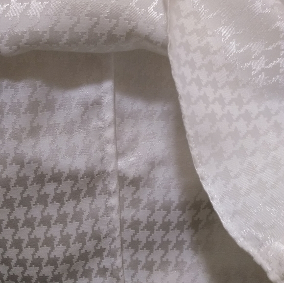 High Neck Houndstooth Pattern Top - Picture 15 of 16